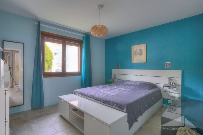 Image No.8-2 Bed House for sale
