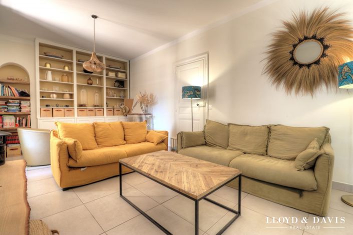 Image No.3-5 Bed House for sale