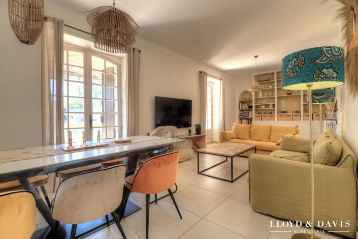 Image No.4-5 Bed House for sale