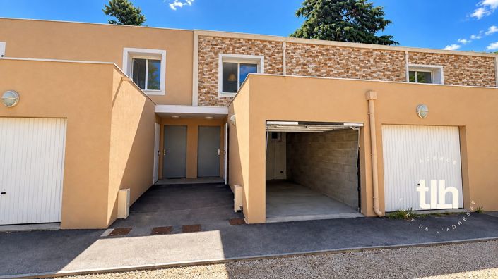 Image No.9-2 Bed House for sale