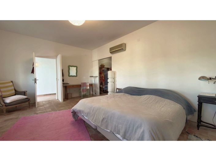 Image No.12-5 Bed House for sale