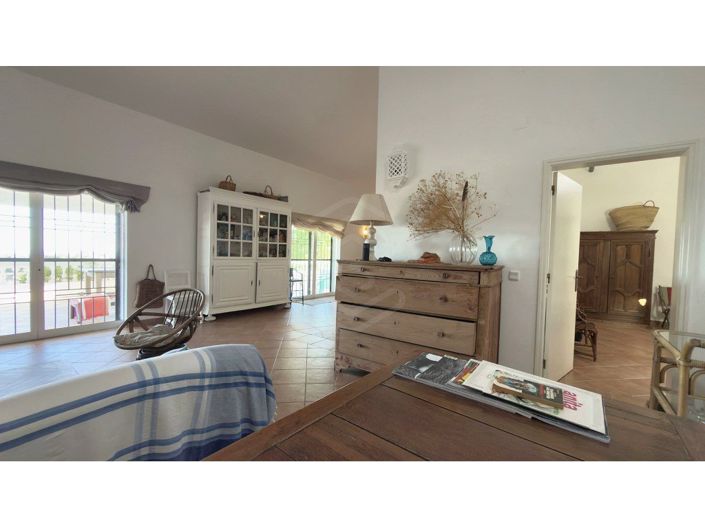 Image No.20-5 Bed House for sale