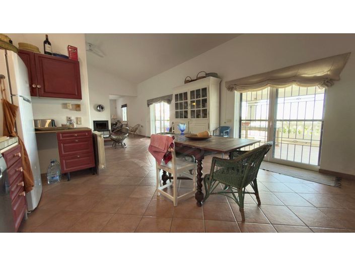 Image No.24-5 Bed House for sale