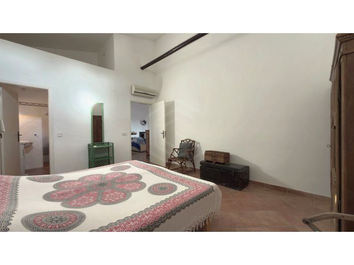 Image No.26-5 Bed House for sale