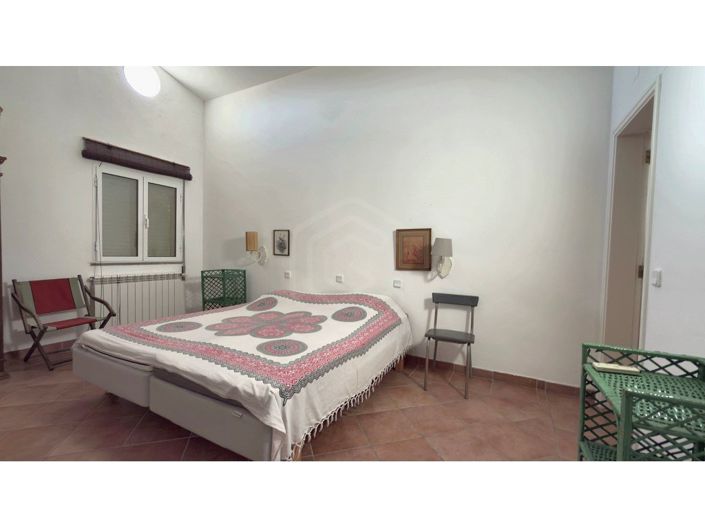 Image No.27-5 Bed House for sale