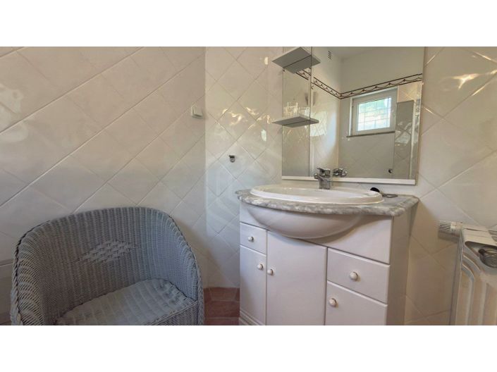 Image No.28-5 Bed House for sale