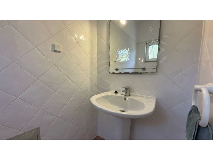 Image No.32-5 Bed House for sale