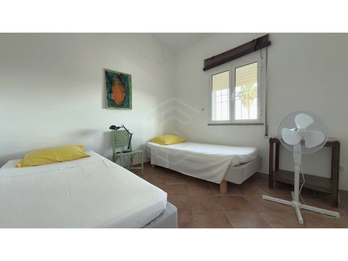 Image No.38-5 Bed House for sale