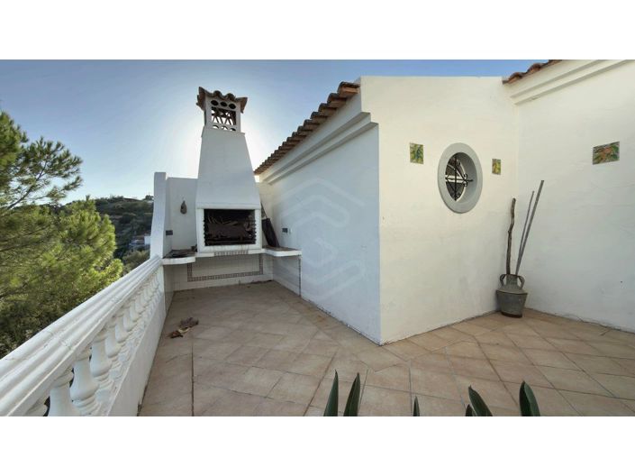 Image No.7-5 Bed House for sale