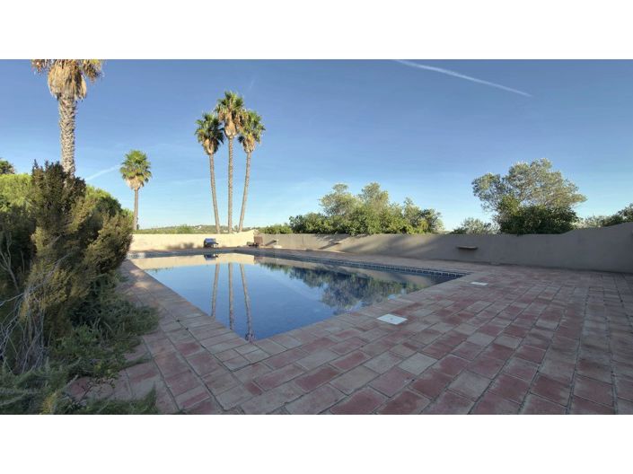 Image No.8-5 Bed House for sale