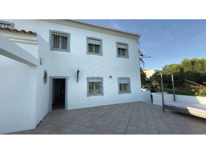 Image No.9-5 Bed House for sale