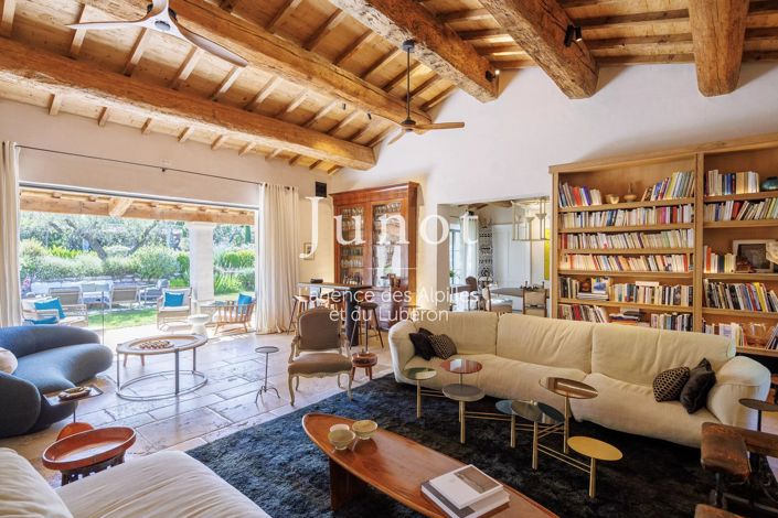 Image No.5-6 Bed House for sale