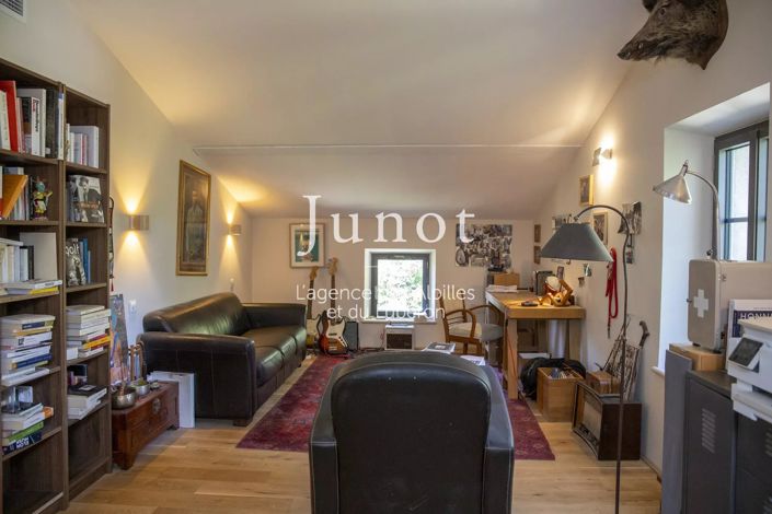 Image No.35-5 Bed House for sale