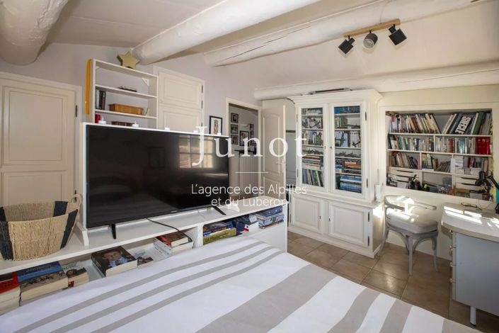 Image No.26-4 Bed House for sale