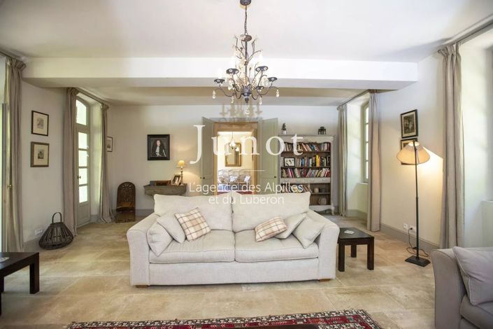Image No.37-5 Bed House for sale