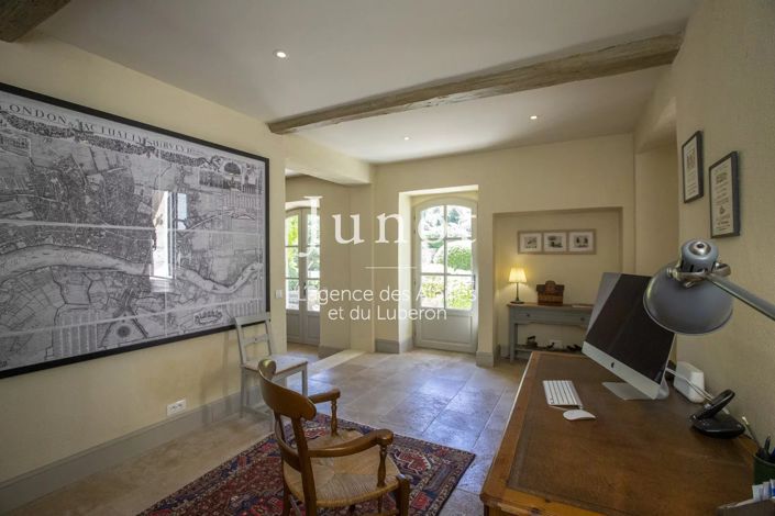 Image No.42-5 Bed House for sale