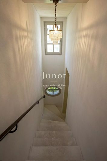 Image No.57-5 Bed House for sale