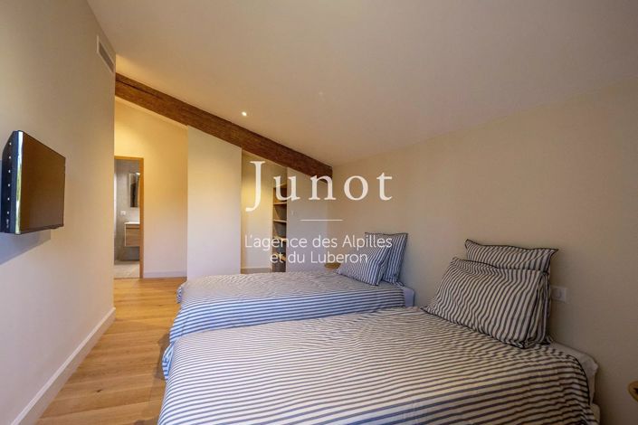 Image No.12-6 Bed House for sale