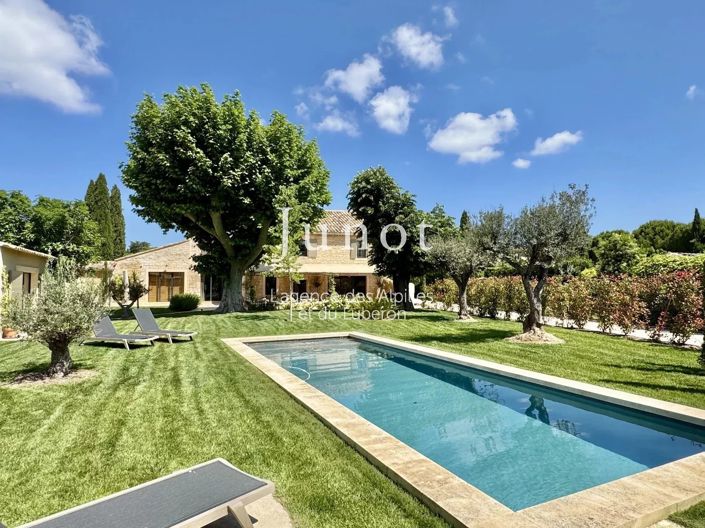 Image No.2-6 Bed House for sale
