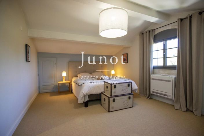 Image No.22-4 Bed House for sale