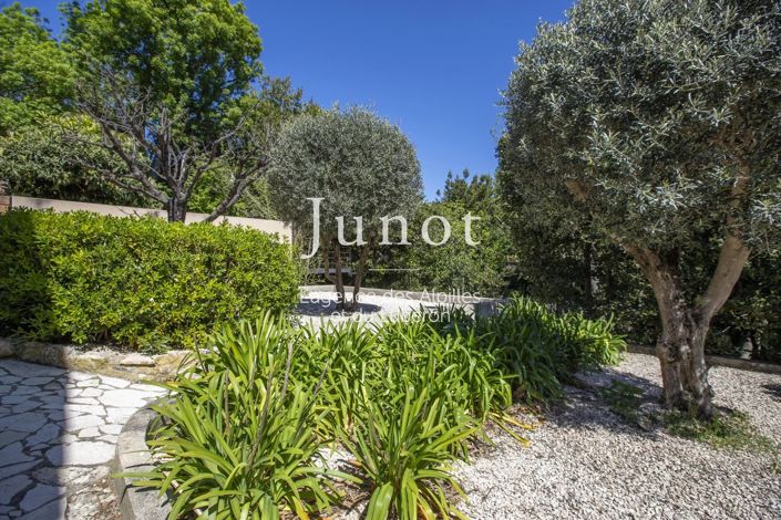 Image No.27-4 Bed House for sale