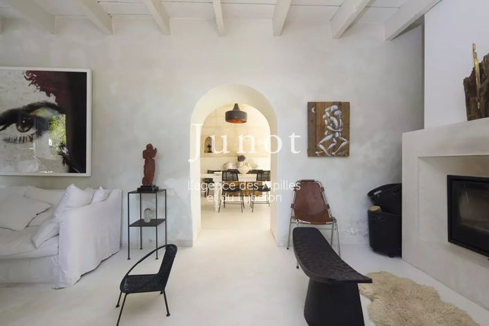 Image No.7-7 Bed House for sale