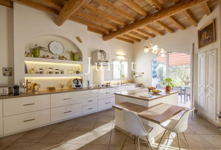 Image No.6-4 Bed House for sale