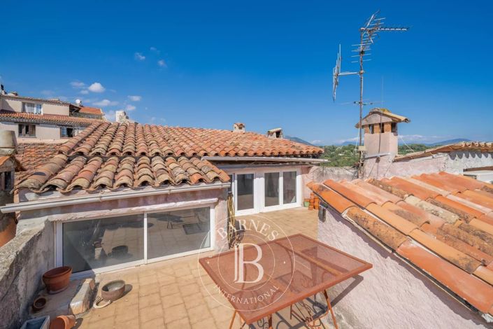 Image No.8-1 Bed House for sale