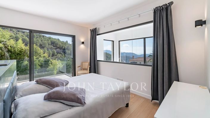 Image No.10-4 Bed House for sale