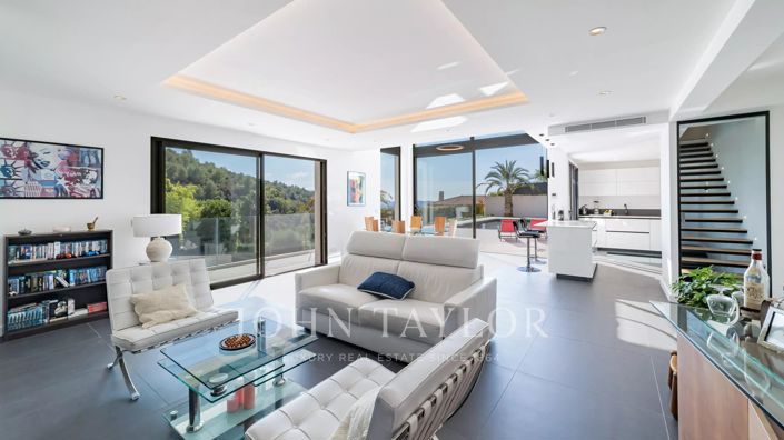 Image No.5-4 Bed House for sale