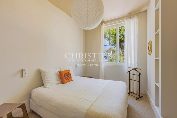 Image No.15-6 Bed House for sale