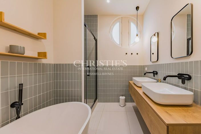 Image No.17-6 Bed House for sale