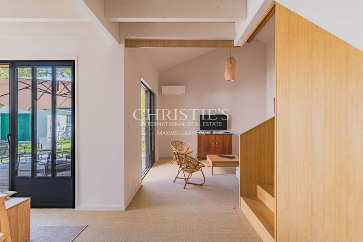 Image No.18-6 Bed House for sale
