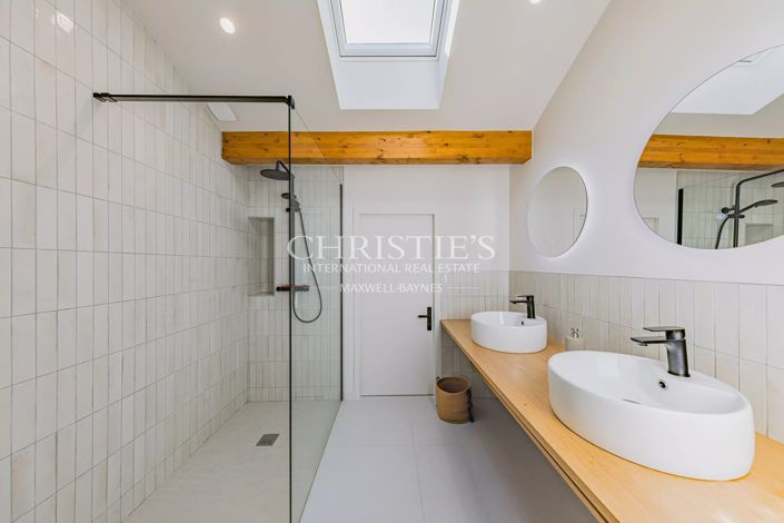 Image No.21-6 Bed House for sale