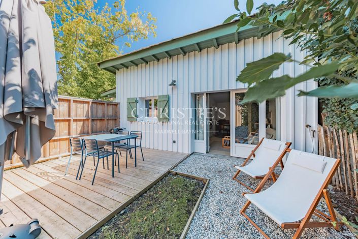 Image No.24-6 Bed House for sale