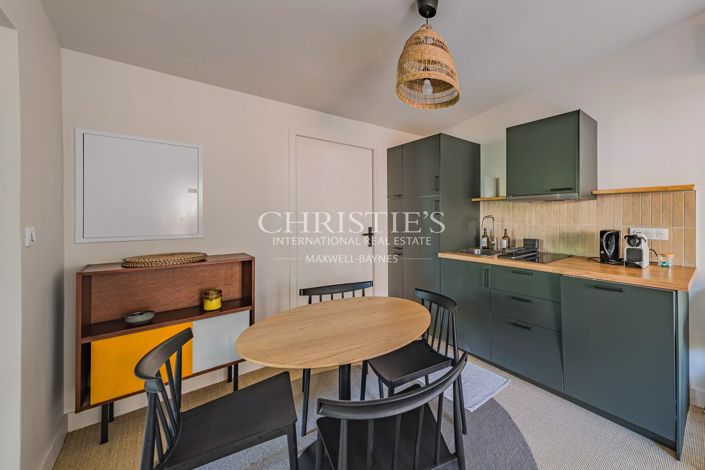 Image No.30-6 Bed House for sale