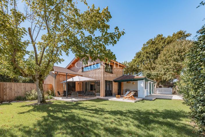 Image No.7-6 Bed House for sale