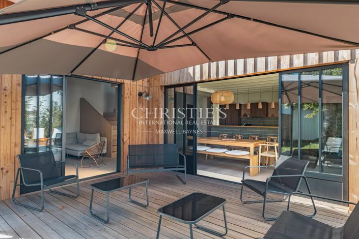 Image No.8-6 Bed House for sale