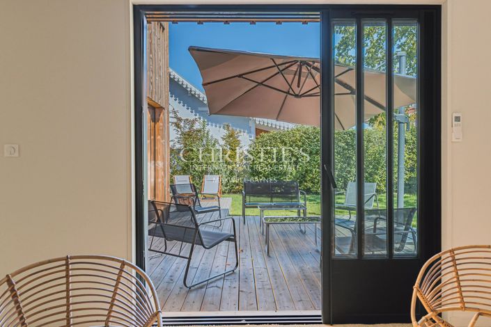 Image No.9-6 Bed House for sale