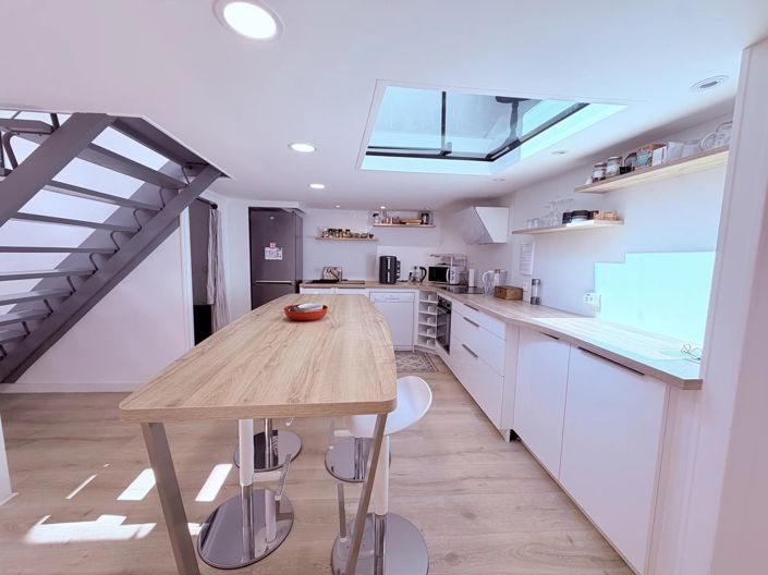 Image No.10-3 Bed Apartment for sale