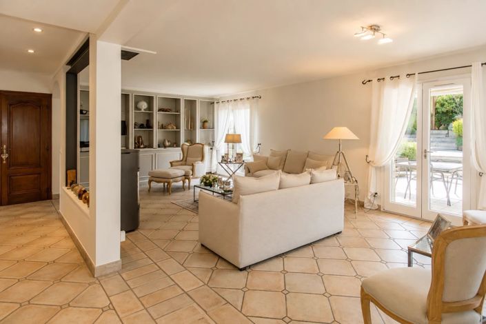 Image No.4-4 Bed House for sale