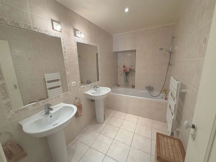 Image No.8-Appartement de 3 chambres à vendre