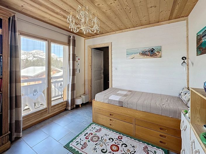Image No.11-6 Bed House for sale