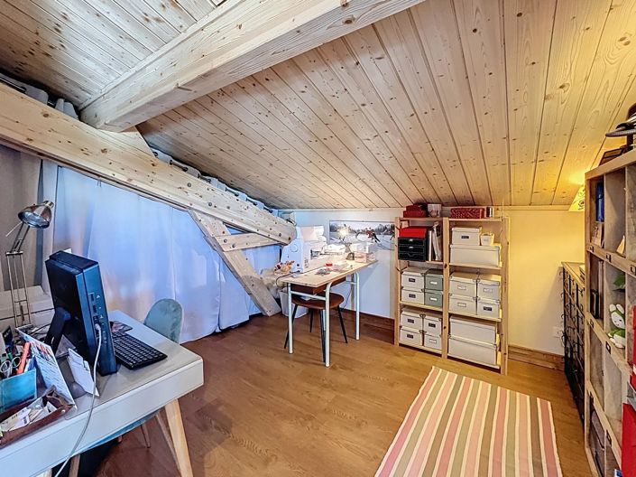 Image No.22-6 Bed House for sale