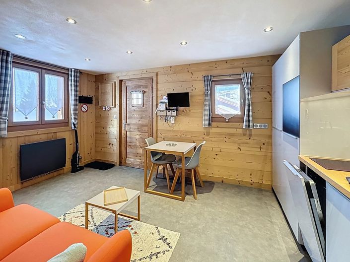 Image No.32-6 Bed House for sale