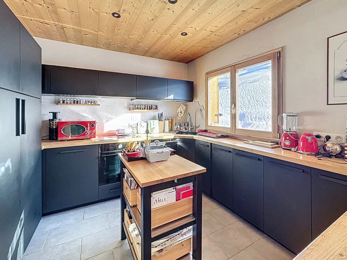 Image No.4-6 Bed House for sale