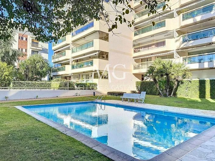 Image No.17-3 Bed Apartment for sale