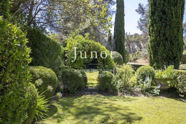 Image No.31-4 Bed House for sale