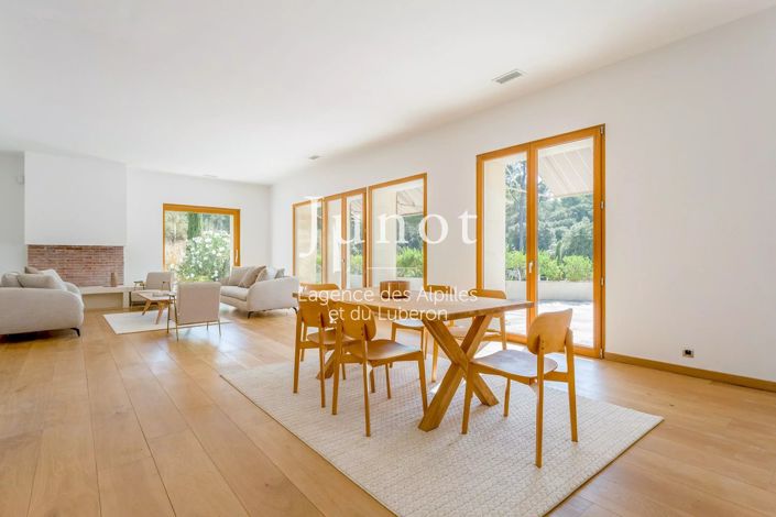 Image No.15-7 Bed House for sale