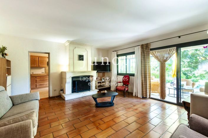 Image No.6-4 Bed House for sale